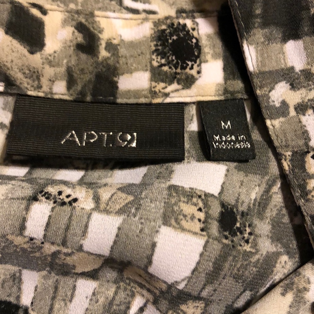 ❤️ Patterned Button Front collared blouse ❤️ - Picture 4 of 4